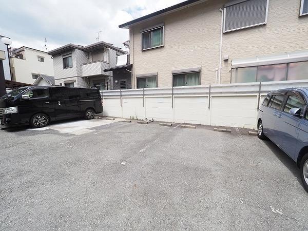 セレニティ武庫之荘（401） 駐車場