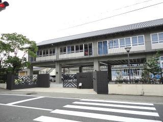尼崎市立大庄中学校：1047m