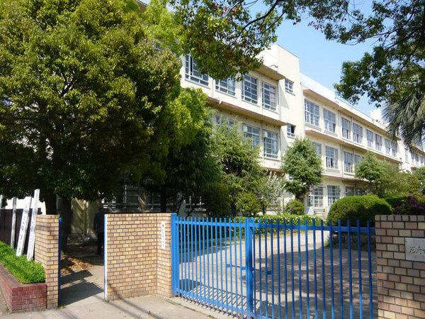 尼崎市立園和小学校：1059m