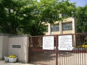 尼崎市立武庫東中学校：1097m