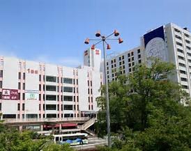 ドラッグセガミ塚口店：375m