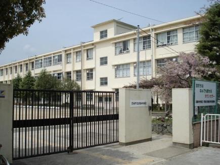 尼崎市立武庫中学校：682m