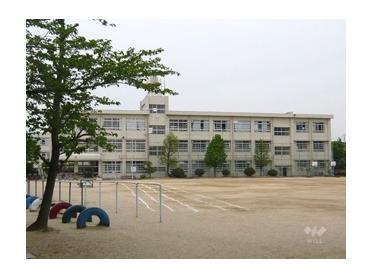 尼崎市立潮小学校：303m