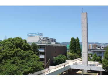 産業技術短期大学図書館：1318m