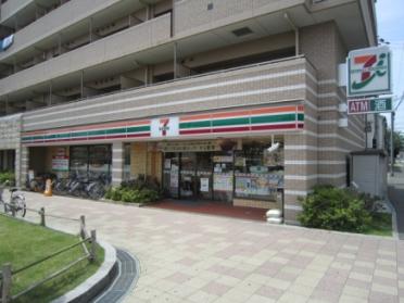 セブンイレブンJR塚口駅前店：213m