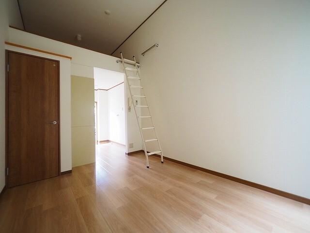 プチグレイス塚口弐番館（103） リビング