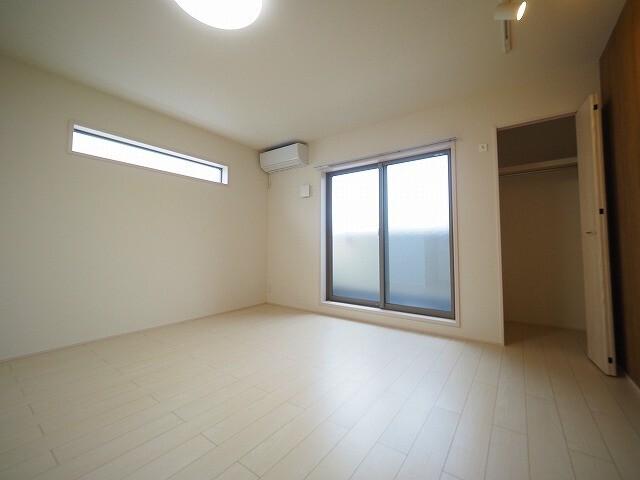 フジパレス阪急園田ＥＡＳＴⅤ番館（305） リビング