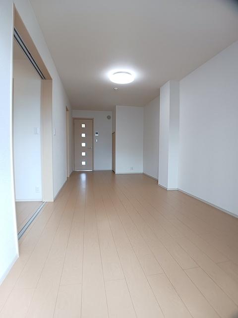 ディアコート口酒井　参番館（102） リビング