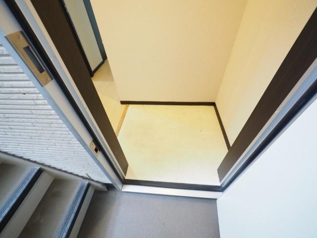 フジパレス西本町（205） 玄関
