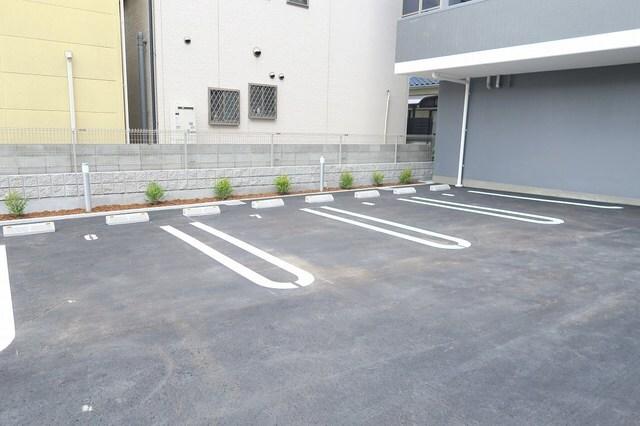 グランデ　近松（307） 駐車場