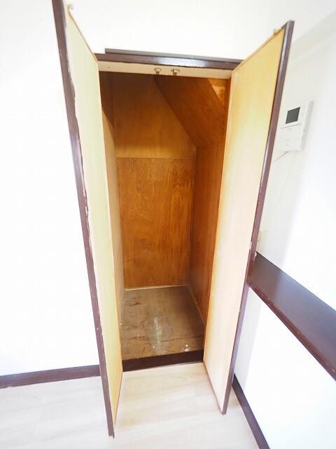 東園田６丁目貸家 収納