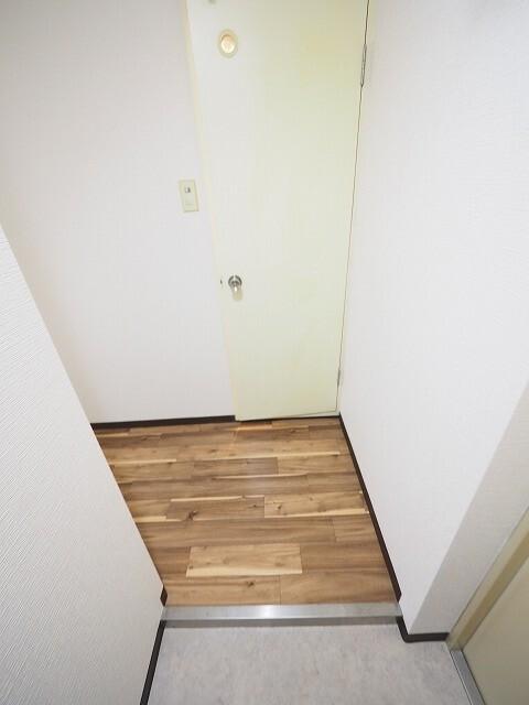シロハイヌ尼崎（402） 玄関