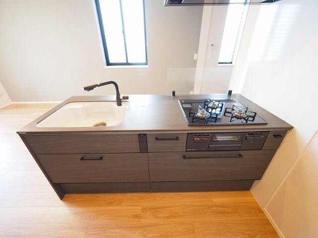 Ｆｏｒｅｎａ　Ｃｏｕｒｔ　塚口　Ｗｅｓｔ（301） キッチン