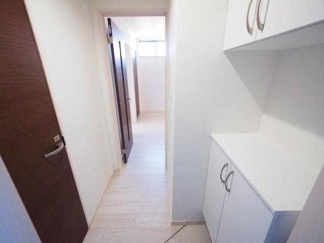 The Residence 大庄西町（203） 玄関