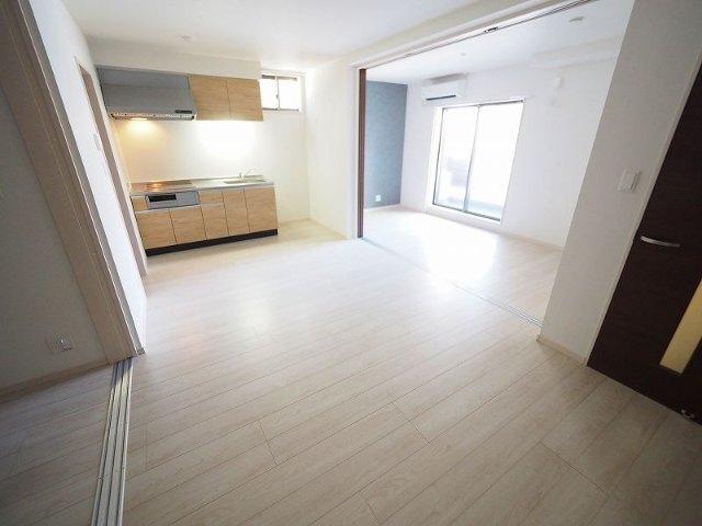The Residence 大庄西町（102） リビング