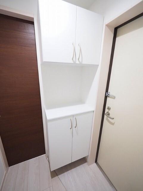 The Residence 大庄西町（102） 玄関
