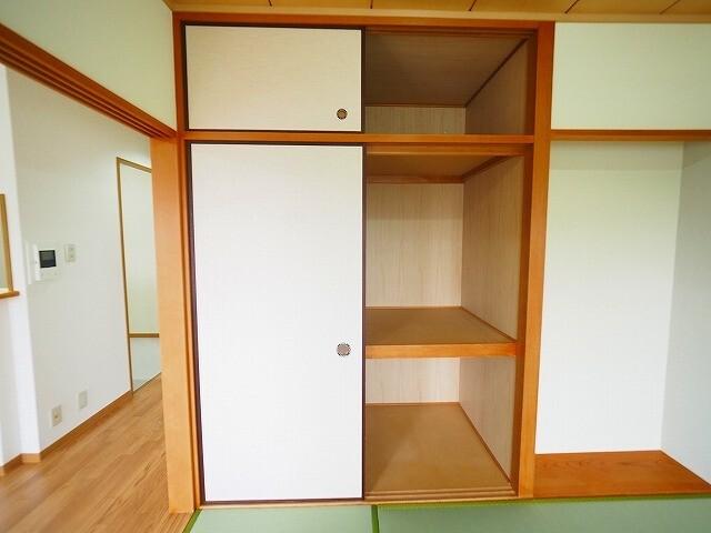 フローラルコート橘（401） 収納