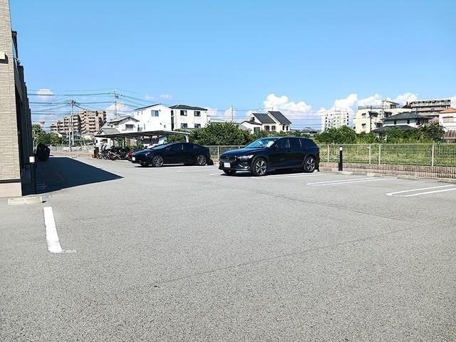 クリスタル　フェンテ　Ⅰ（104） 駐車場