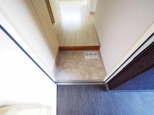 サンパレス21新明（404） 玄関
