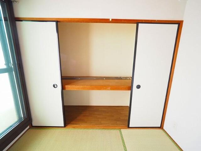 サンパレス21新明（204） 収納