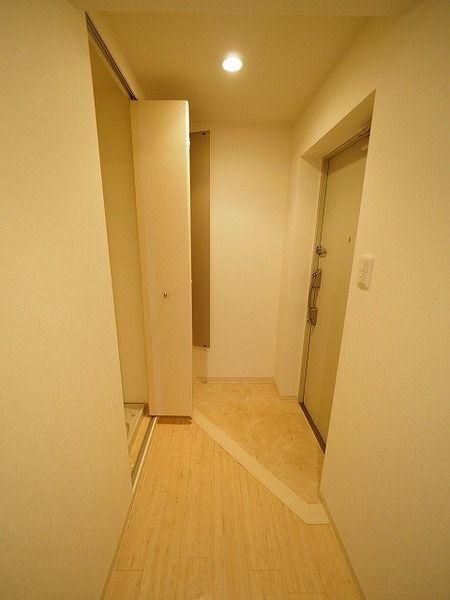 コンフォールメゾン（101） 玄関