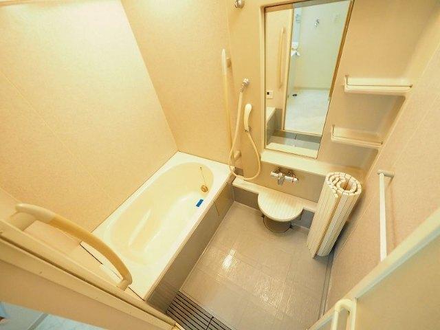 尼崎市上ノ島町アパート バス／シャワー