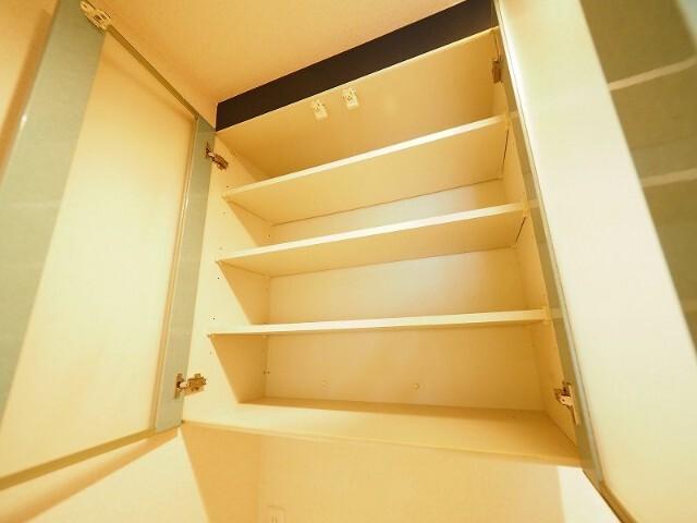 尼崎市上ノ島町アパート 収納