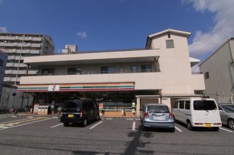 セブンイレブン尼崎名神町2丁目店：278m