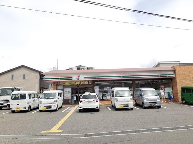 セブンイレブン伊丹南鈴原店：600m