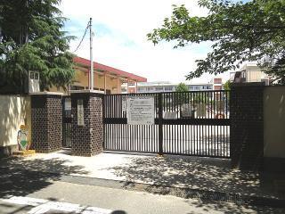 尼崎市立塚口小学校：337m