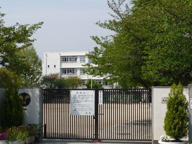 尼崎市立尼崎北小学校：952m