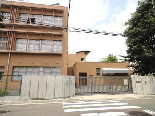 尼崎市立杭瀬小学校：284m