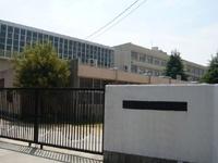 尼崎市立園田中学校：1413m