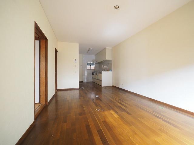 塚口町４−５２貸家（1） リビング