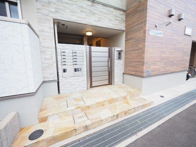 尼崎市東園田町アパート エントランス
