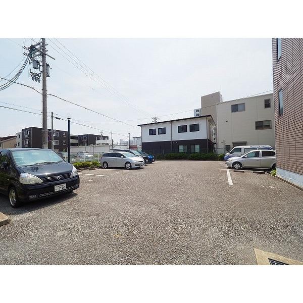 カサフィオーレ樋口（302） 駐車場