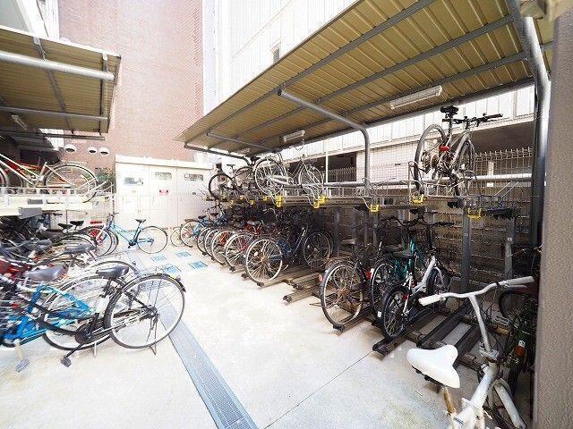 エス・キュート尼崎Ⅱ（806） 駐車場