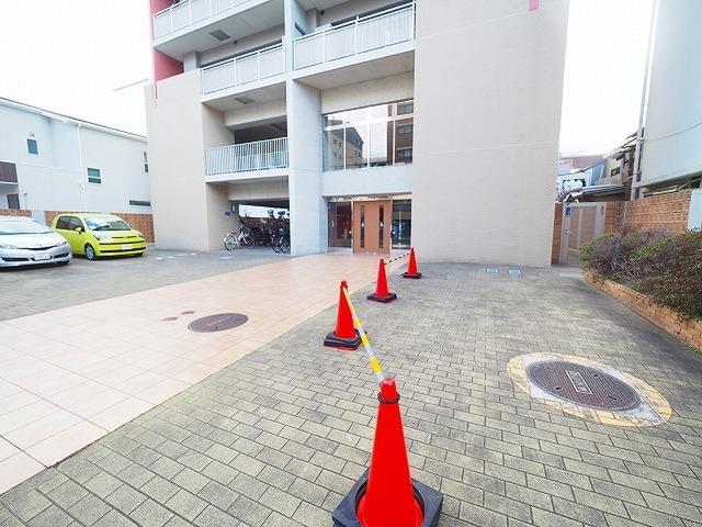 ベレッツァ尼崎 駐車場