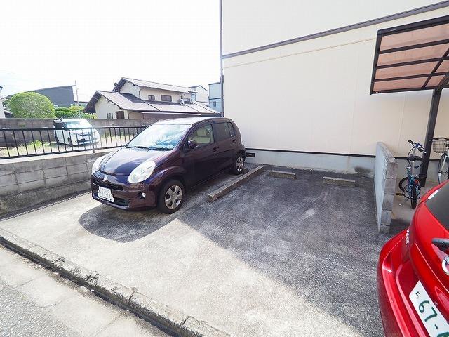 明光ハイム 駐車場