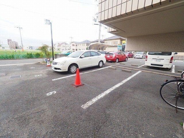 アメニティハイム（401） 駐車場
