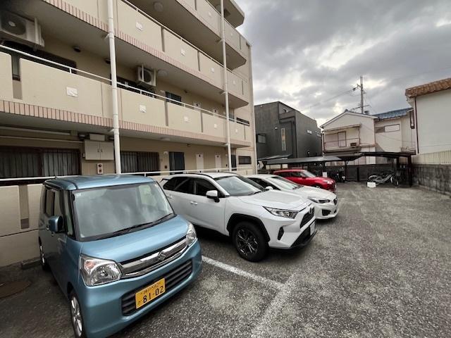 レガシー塚口（403） 駐車場