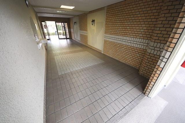 尼崎市稲葉荘マンション エントランス