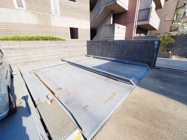 Y'sコート蘭びっく（101） 駐車場