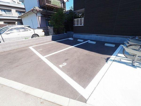 リブリ・リアン尼崎（301） 駐車場