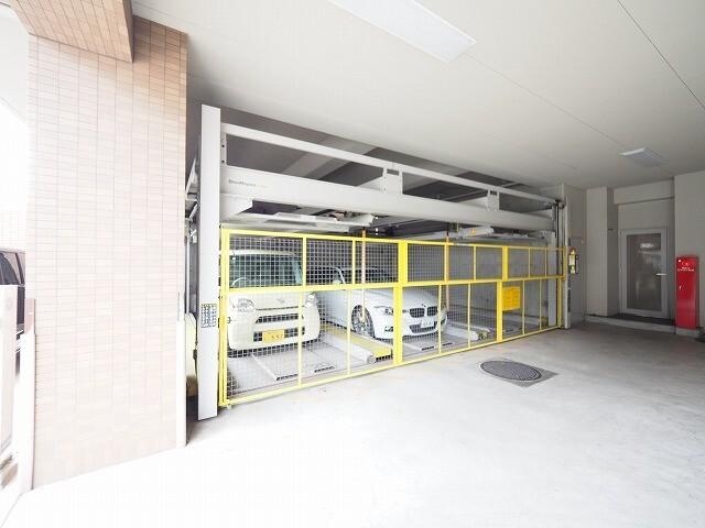 フローラルコート橘（401） 駐車場
