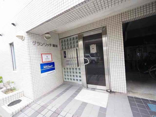 グランリッチ園田（301） エントランス