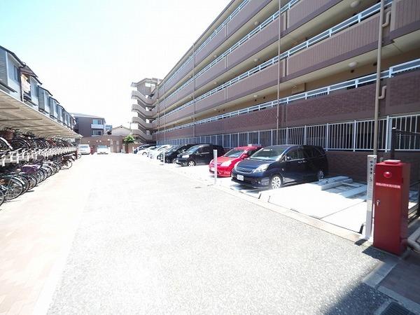 ネオステージ立花北 駐車場