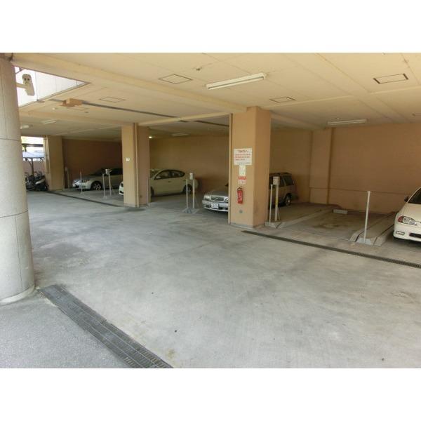 ライオンズマンション立花 駐車場