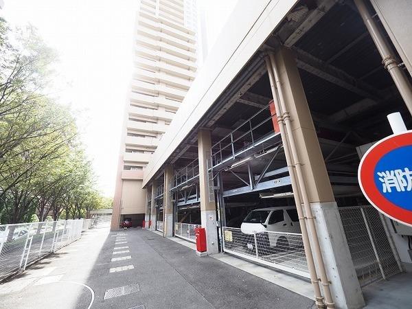 ルネセントラルタワー 駐車場