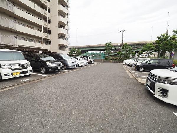立花グリーンハイツ弐号棟 駐車場